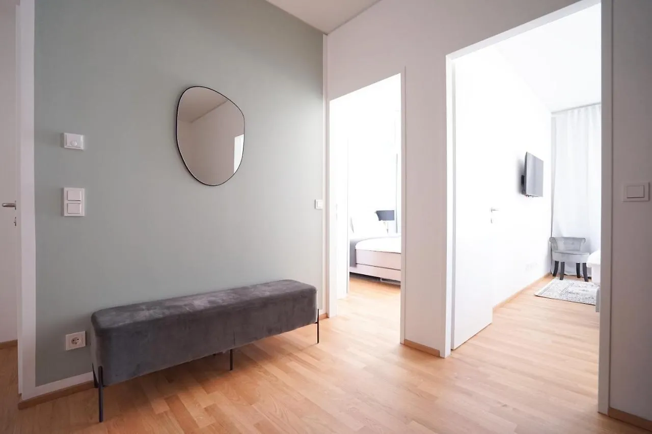 Apartment Exclusive 2-Bedroom Condo With Pool & Balcony Vienna