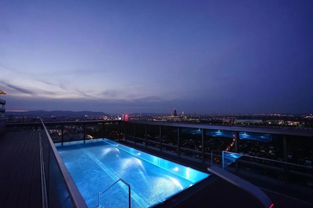 Exclusive 2-Bedroom Condo With Pool & Balcony Vienna 0*,