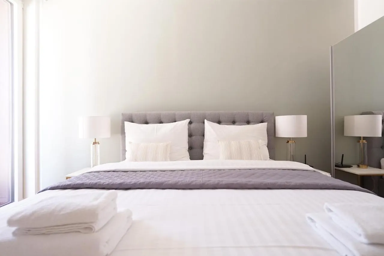 Appartement Exclusive 2-Bedroom Condo With Pool & Balcony Wenen Oostenrijk